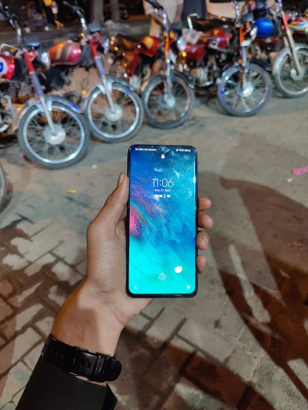 Samsung Galaxy A70 (8/128) Non PTA 1