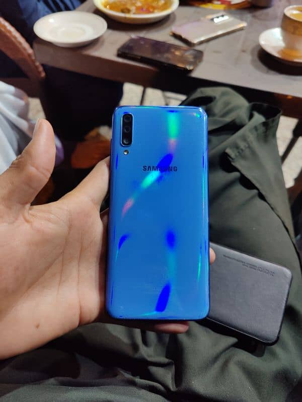Samsung Galaxy A70 (8/128) Non PTA 7