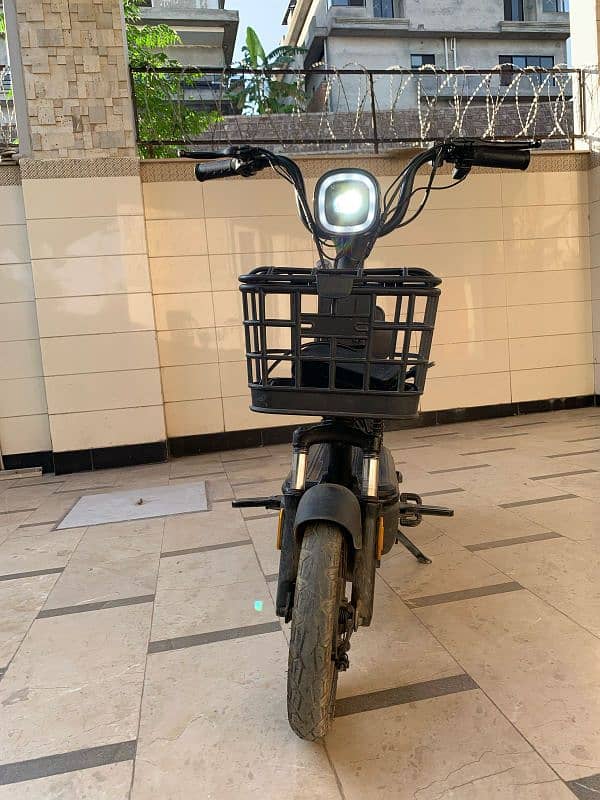 Evee Flipper Electric Scooty For Sale 1