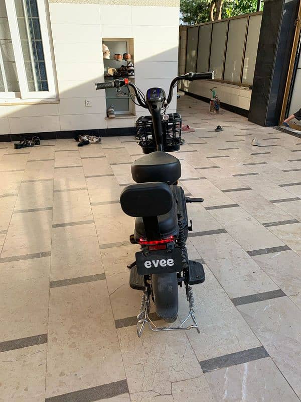 Evee Flipper Electric Scooty For Sale 4