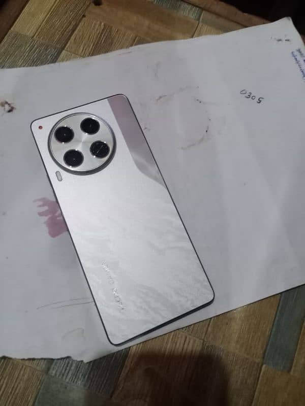 Tecno camon 30 12+12/256 lush 1