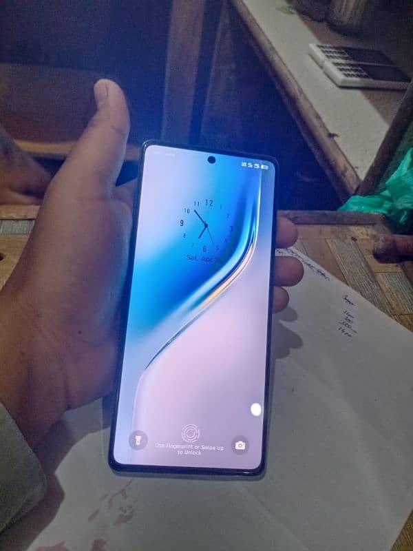 Tecno camon 30 12+12/256 lush 4