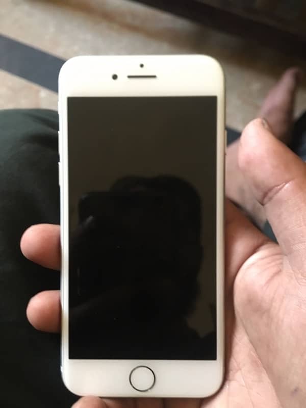 iphone 8 urgent sale 1