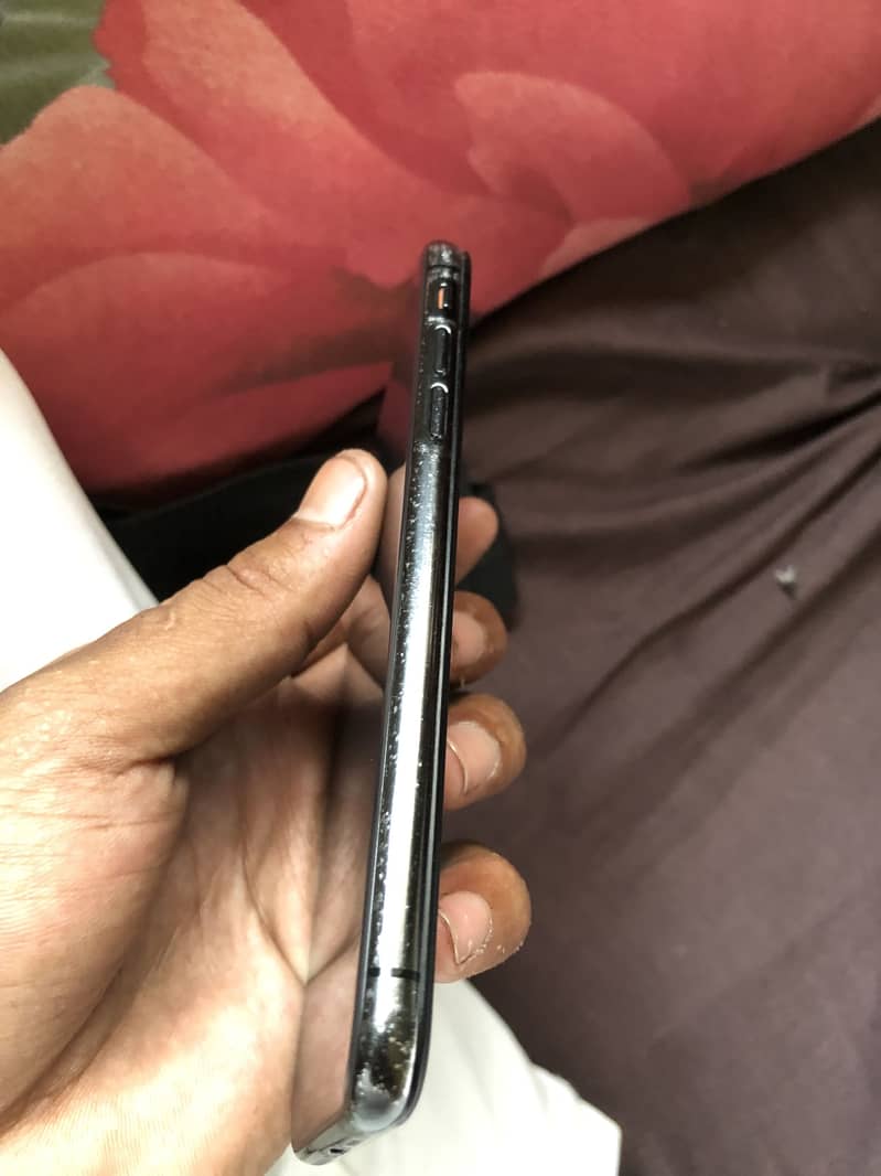 I phone xs. 512 gb 5