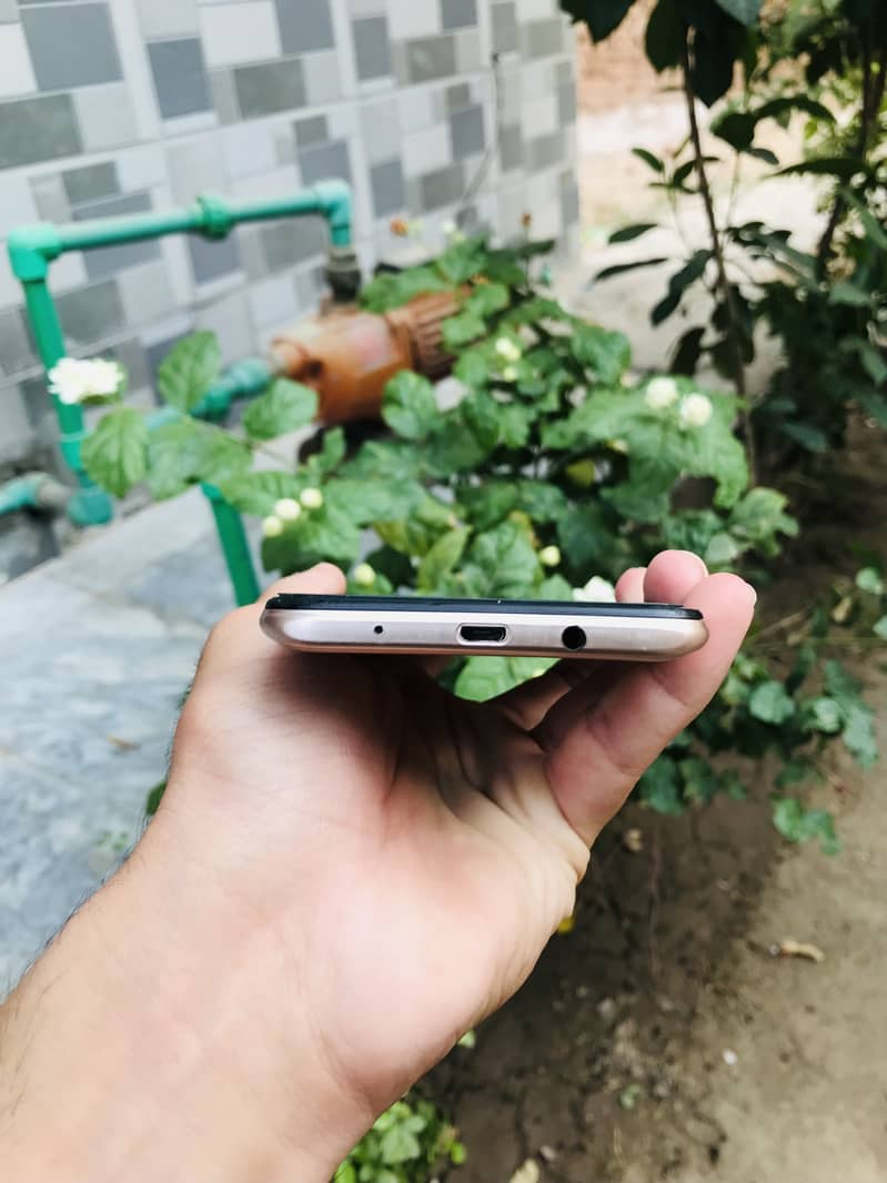 Infinix Hot 11 play 4Gb 64G with box 7