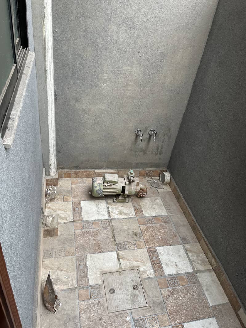 10 Marla Beautiful Lower Portion On Rent In Nawab Town Block C 16