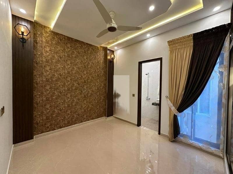 10 Marla Beautiful Lower Portion On Rent In Nawab Town Block C 17