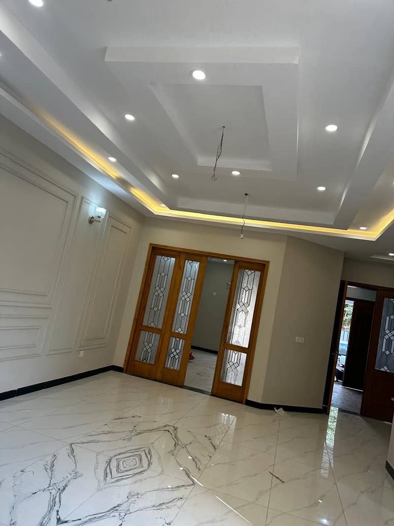 10 Marla Beautiful Lower Portion On Rent In Nawab Town Block C 31