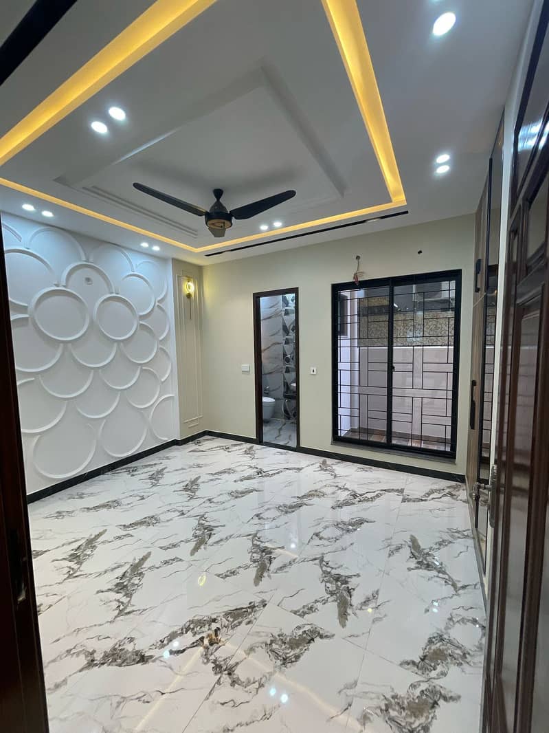 10 Marla Beautiful Lower Portion On Rent In Nawab Town Block C 33
