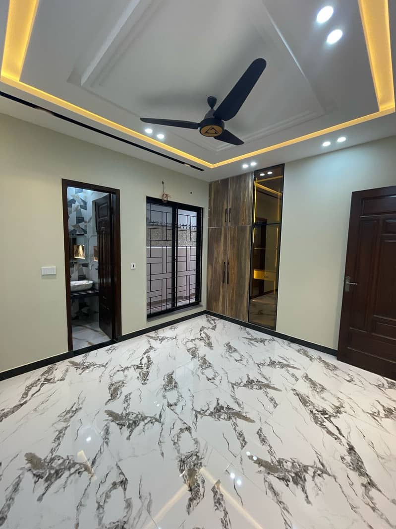 10 Marla Beautiful Lower Portion On Rent In Nawab Town Block C 34