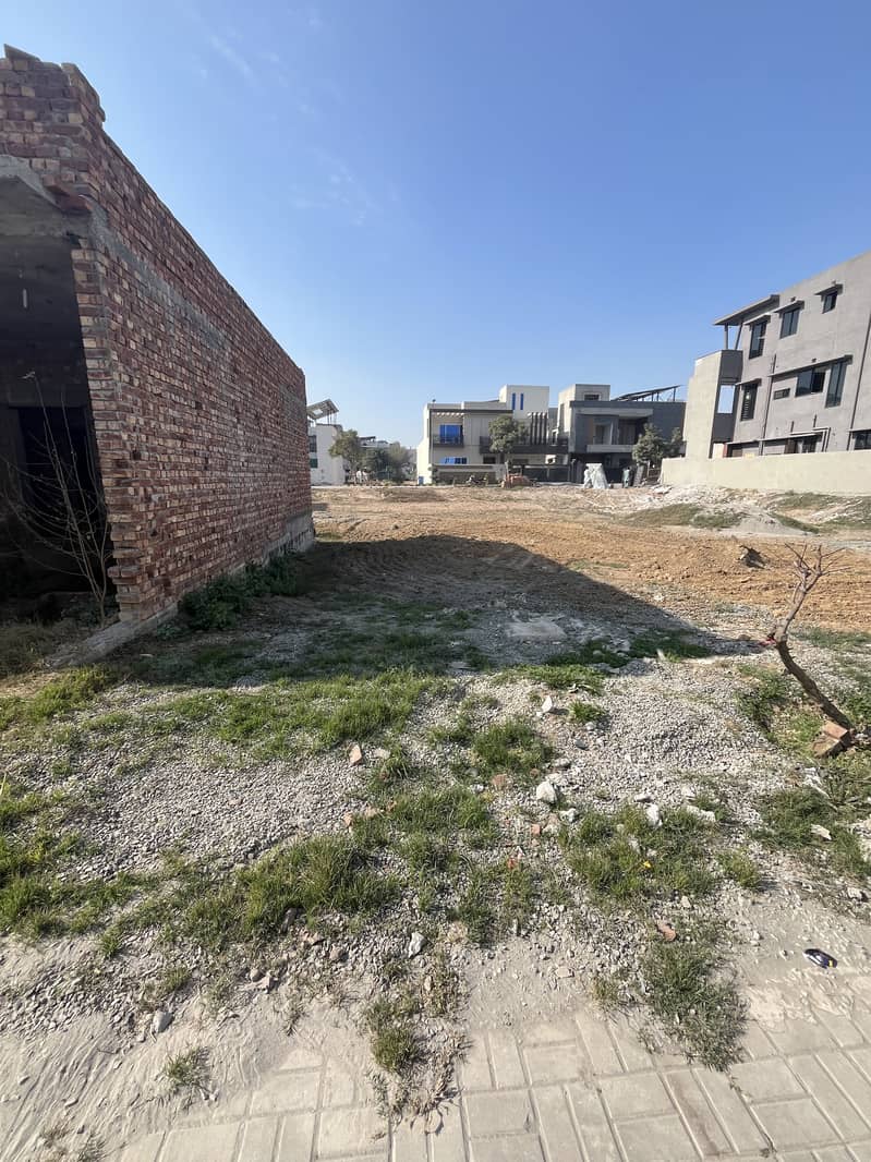 Prime 5 Marla Plot for Sale in Nawab Town Ideal Location for Your Dream Home. 3