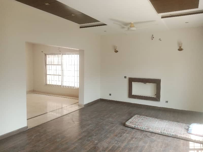 1 Kanal Luxury House For Rent In DHA Phase 6 3