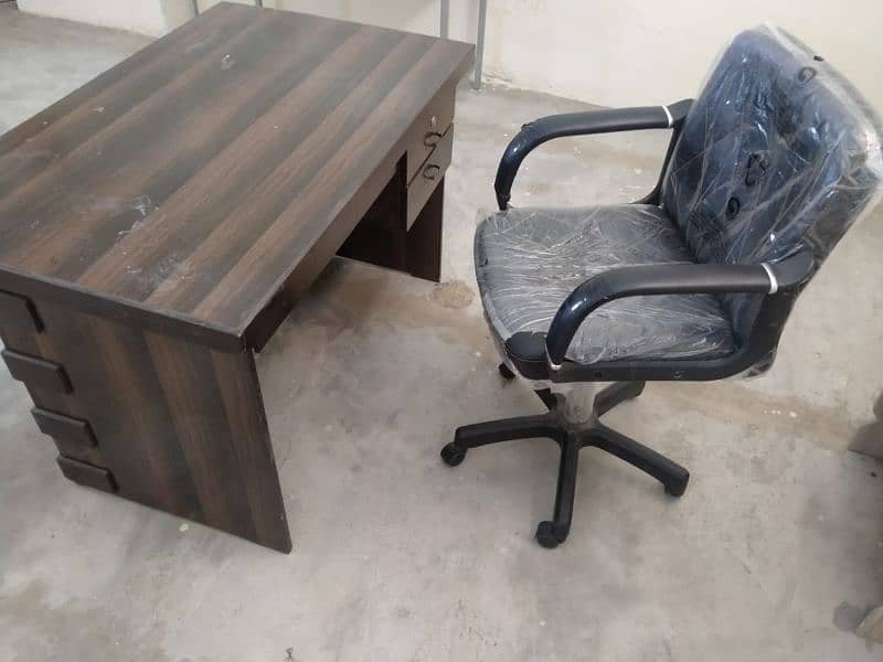 Principal Chair with Study Chairs - High Quality 0