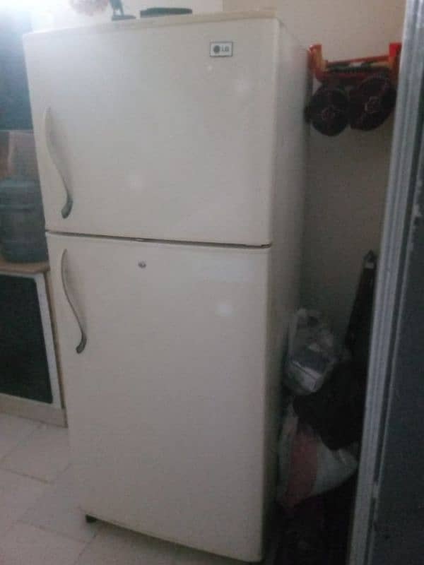 LG good condition 2