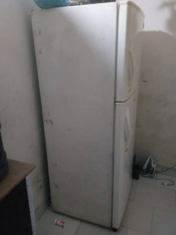LG good condition 3