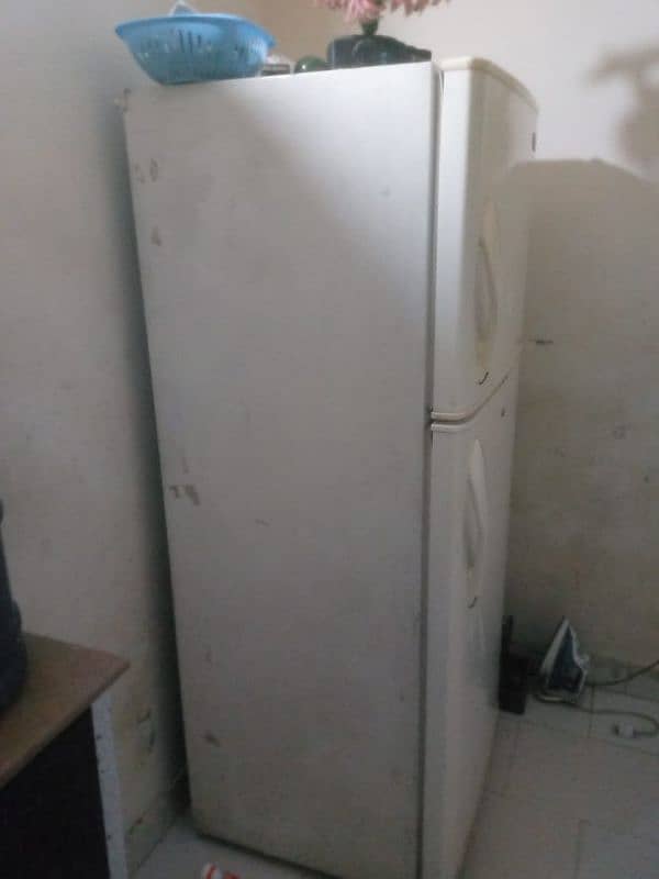 LG good condition 4