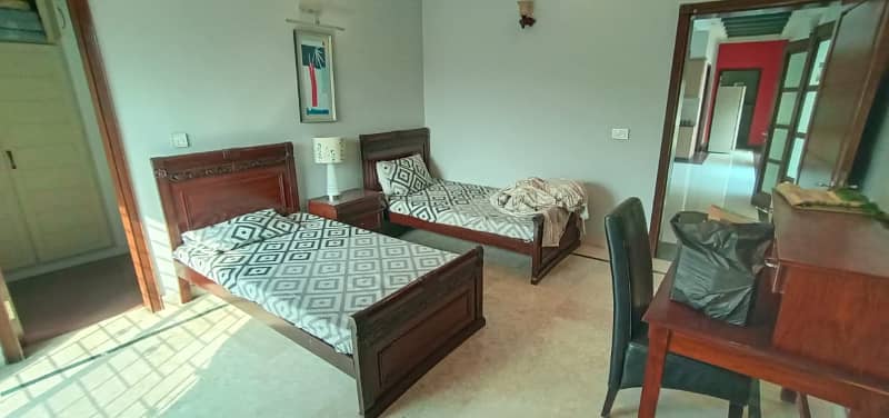 1 Kanal Fully Furnished Modern Upper Portion For Rent In DHA Phase 4 Lahore! 6