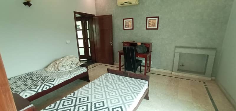 1 Kanal Fully Furnished Modern Upper Portion For Rent In DHA Phase 4 Lahore! 8