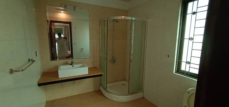 1 Kanal Fully Furnished Modern Upper Portion For Rent In DHA Phase 4 Lahore! 17