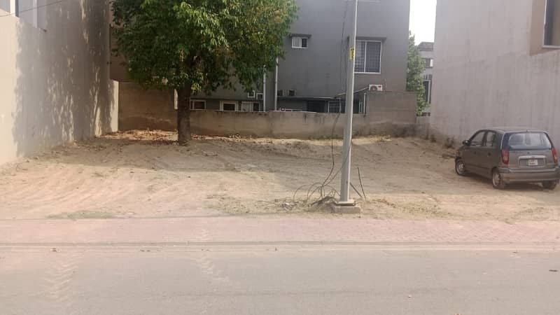 100% Confirm Deal Hot Location 5 Marla Plot Is Available For Sale In Park View City 0