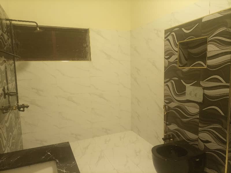 2 KANAL NEWLY UPPER PORTION DHA PHASE 1 6