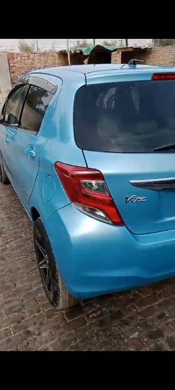 Toyota Vitz 2017 4
