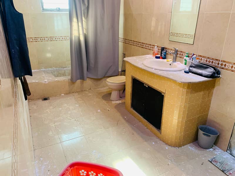 1 KANAL UPPER PORTION FOR RENT IN PIA HOUSING SOCIETY NEAR PIA MAIN BOULEVARD. ALL FACILITIES AVAILABLE. ORIGINAL AVAILABLE FOR BOTH FAMILY AND OFFICE. 3