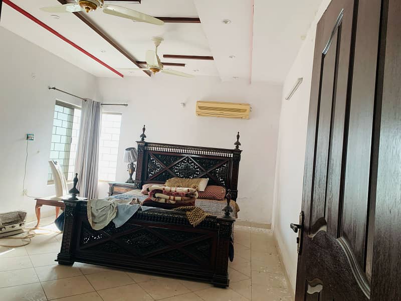 1 KANAL UPPER PORTION FOR RENT IN PIA HOUSING SOCIETY NEAR PIA MAIN BOULEVARD. ALL FACILITIES AVAILABLE. ORIGINAL AVAILABLE FOR BOTH FAMILY AND OFFICE. 4