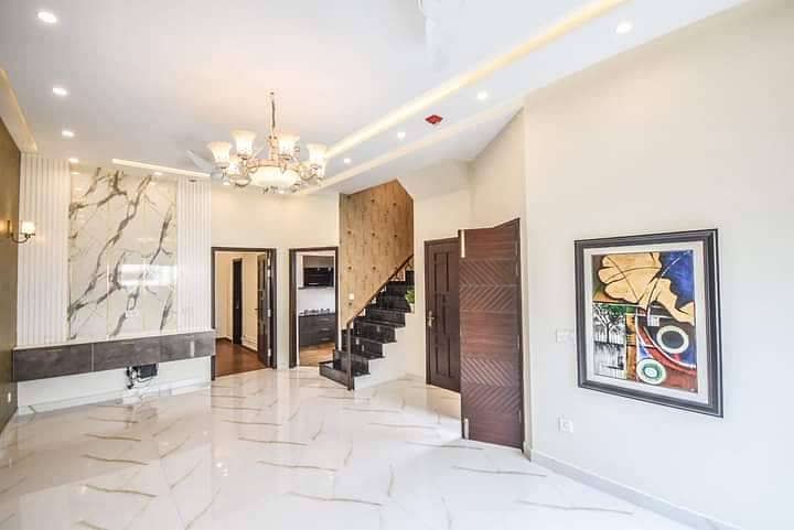 5 MARLA BRAND NEW MODERN DESIGN BUNGLOW AVAILABLE FOR RENT IN DHA 5