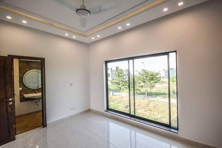 5 Marla Most Bueatifull Luxury Bungalow For Rent At Prime Location In Dha Lahore 3