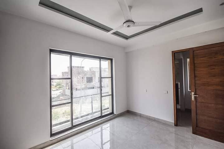 5 Marla Most Bueatifull Luxury Bungalow For Rent At Prime Location In Dha Lahore 12