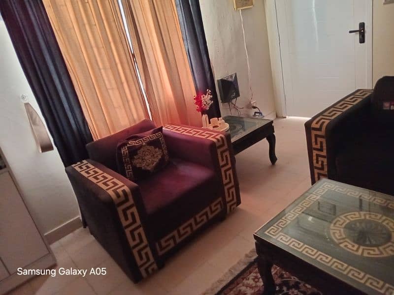 want to sell the sofa 1