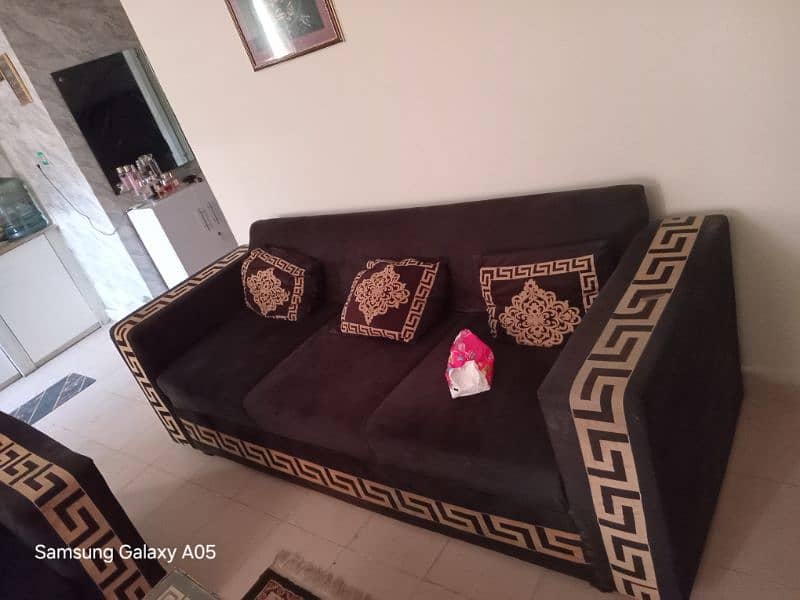 want to sell the sofa 3