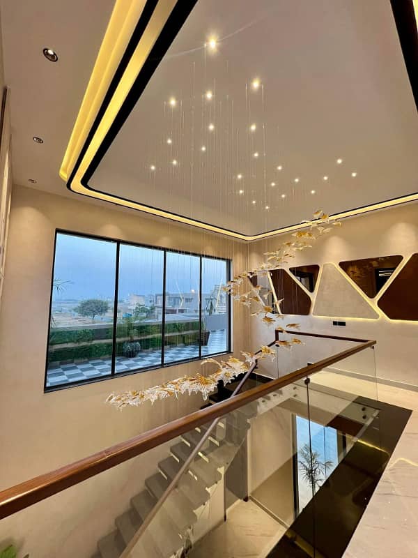 One Kanal Luxurious Bungalow Walking Distance From Carrefour Mall & Mcds Top Location 8
