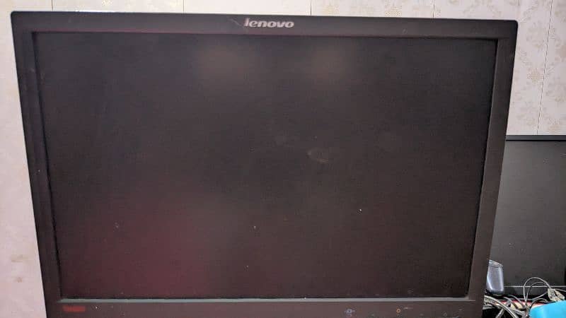 Lenovo LCD 19" 0