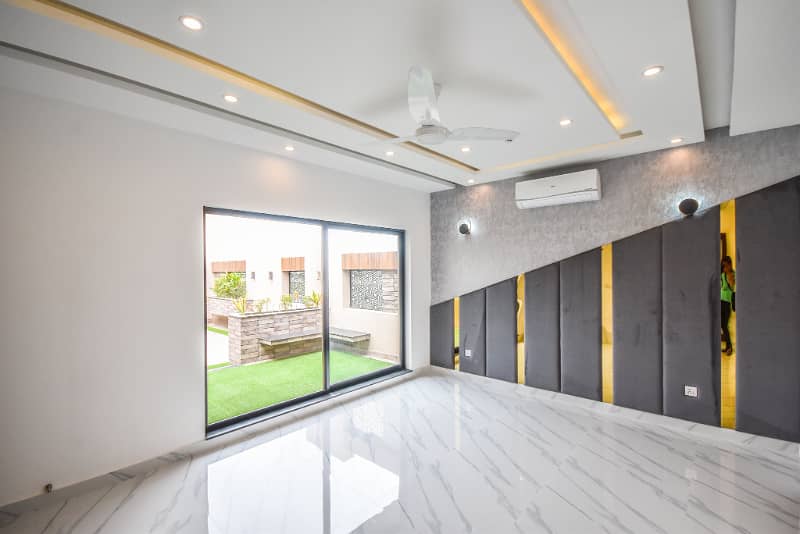 One Kanal Gorgeous Bungalow Situated At Most Prime Location Direct Approach 8