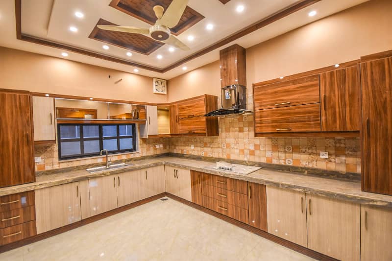 One Kanal Gorgeous Bungalow Situated At Most Prime Location Direct Approach 10