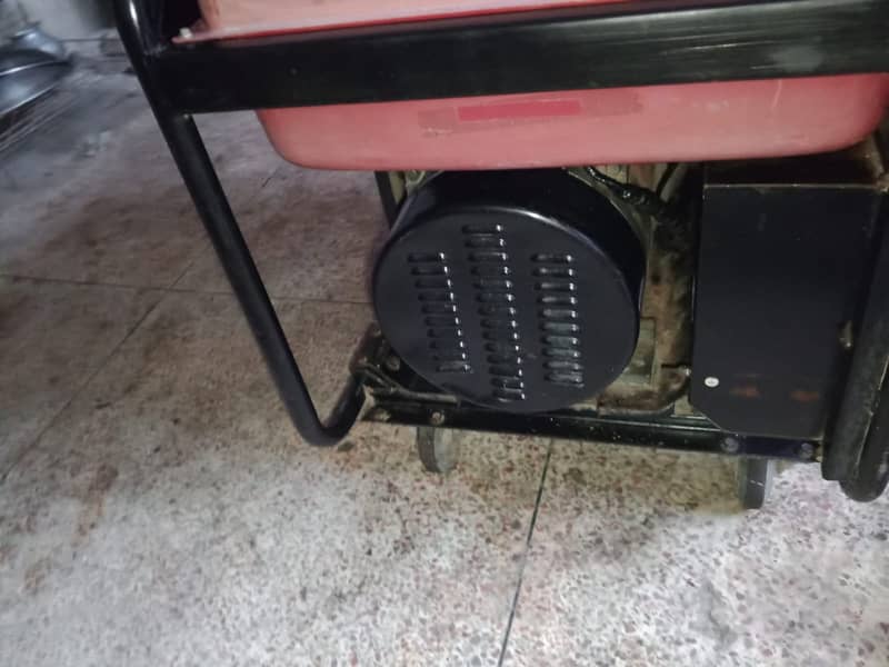Note: Location Peshawar City  9.5 KVA Honda Elemax Japani generator i 5