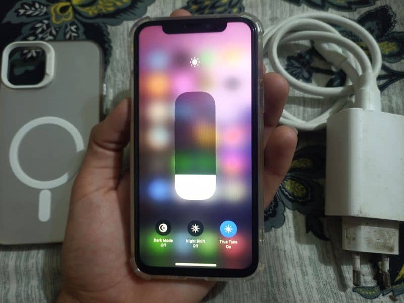 Apple iPhone 11 Pro Gold Factory Unlocked 64 Gb With Charger 3