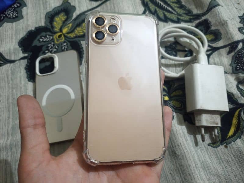 Apple iPhone 11 Pro Gold Factory Unlocked 64 Gb With Charger 8