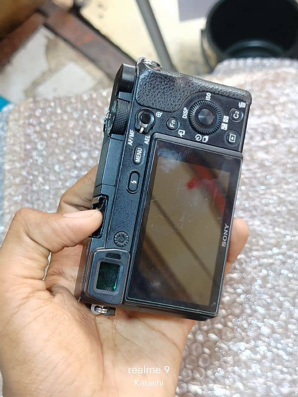 Sony a6300 Mirrorless body | in good condition 2