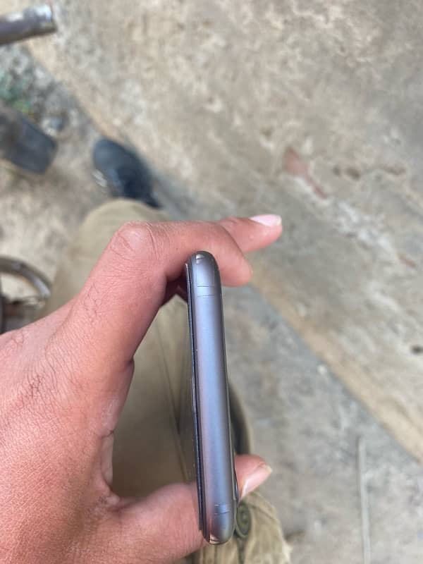 iphone 11.10/10.6 month apple warranty. 6