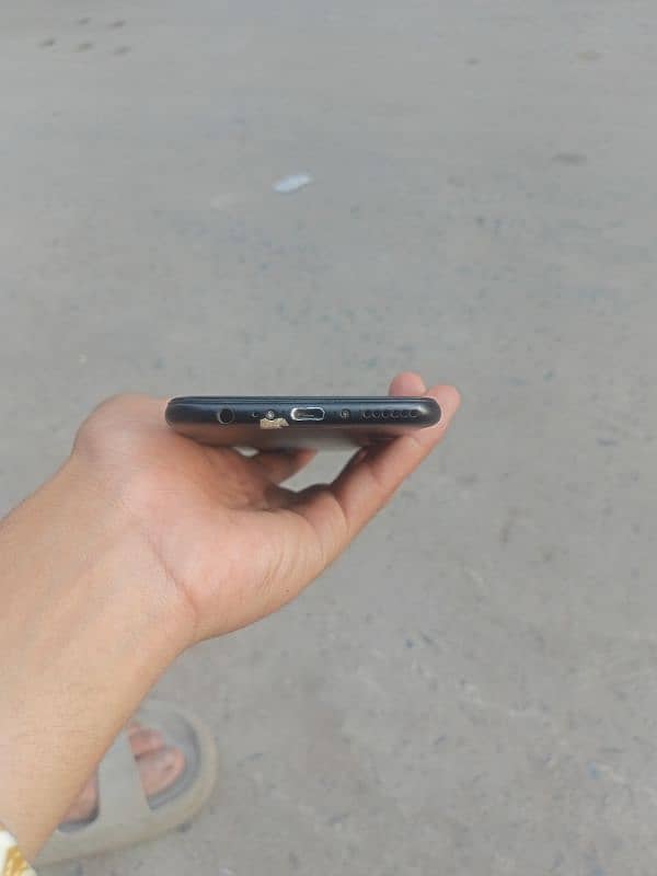 Huawei mate 10 lite gb4 64memory hai non  pta ha 0