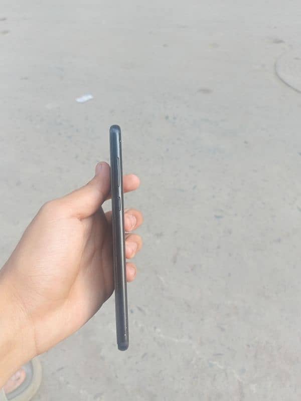 Huawei mate 10 lite gb4 64memory hai non  pta ha 1