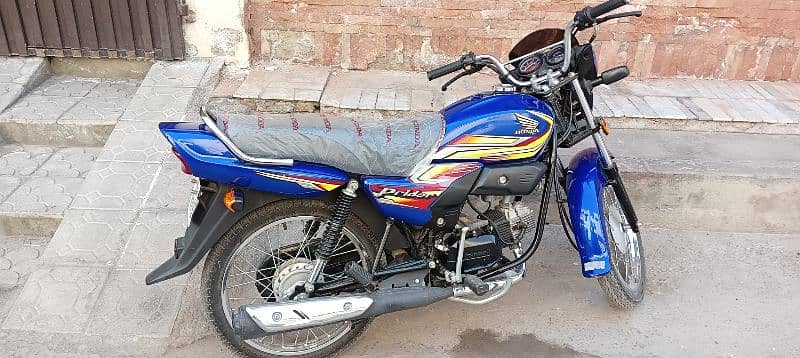 Honda pridor. . . good condition 3