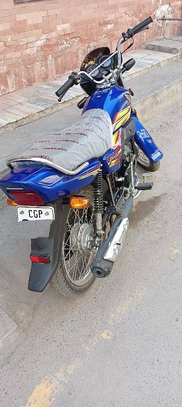 Honda pridor. . . good condition 4