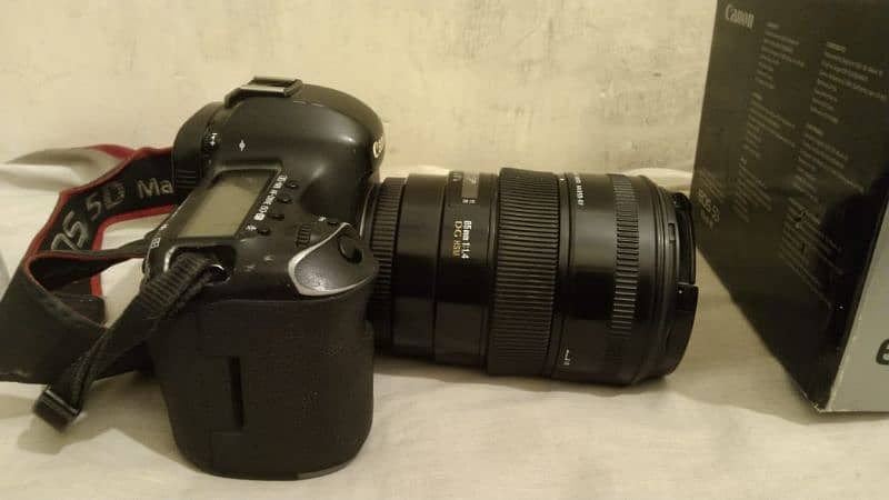 Canon 5D Mark 3 (Mark iii) + 85mm f1.4 Sigma DG HSM 7