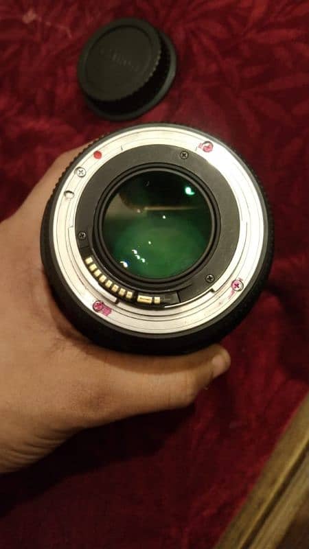 Canon 5D Mark 3 (Mark iii) + 85mm f1.4 Sigma DG HSM 18