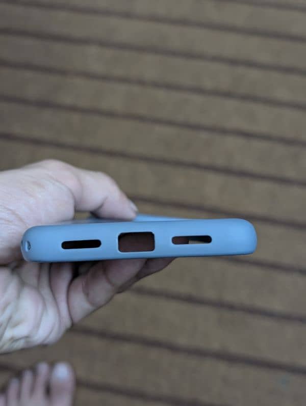 back cover of google pixel 8 pro 3