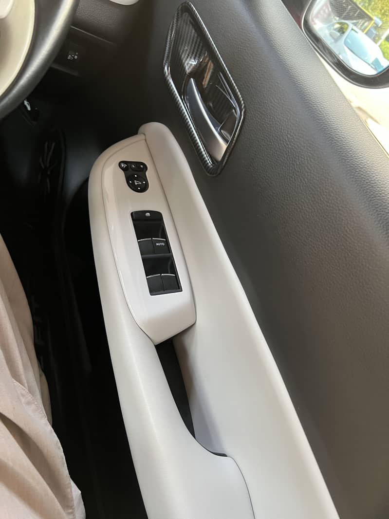 Honda FIT 2020 New Shape in Excellent Condition 13